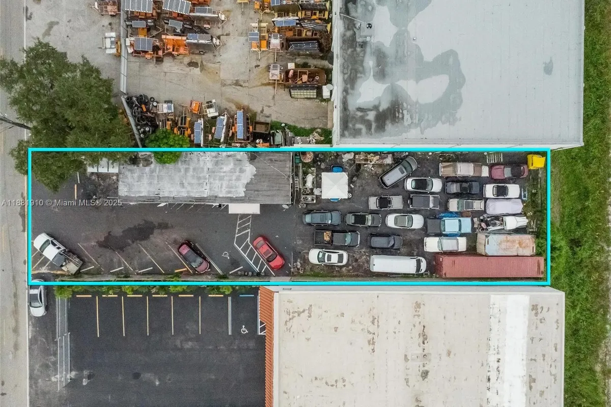 2111 John P Lyons Ln, Pembroke Park FL 33021