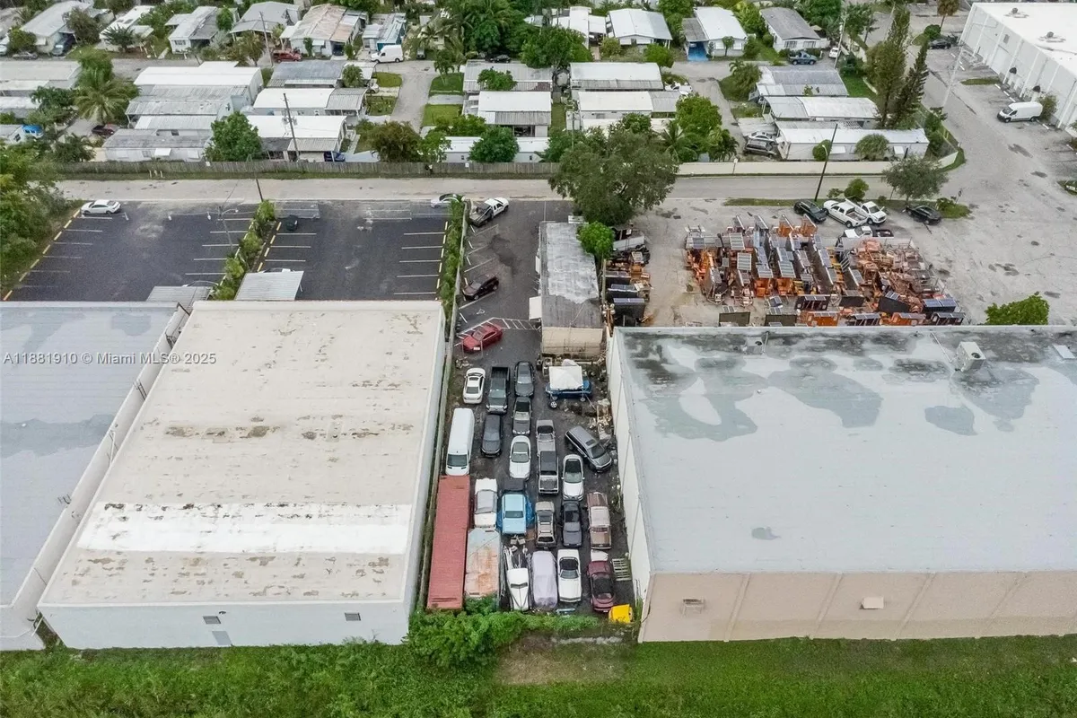 2111 John P Lyons Ln, Pembroke Park FL 33021