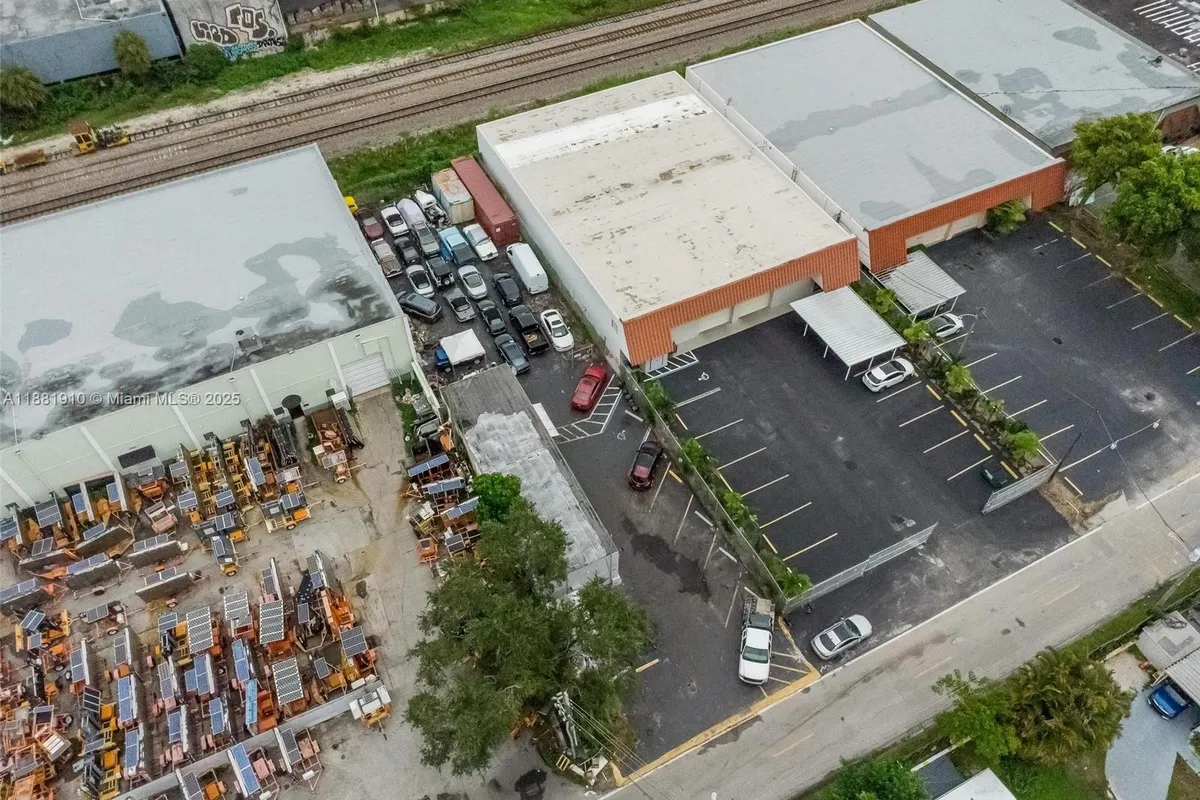 2111 John P Lyons Ln, Pembroke Park FL 33021