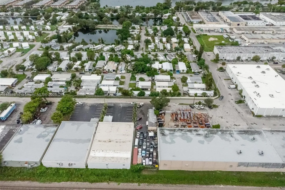 2111 John P Lyons Ln, Pembroke Park FL 33021