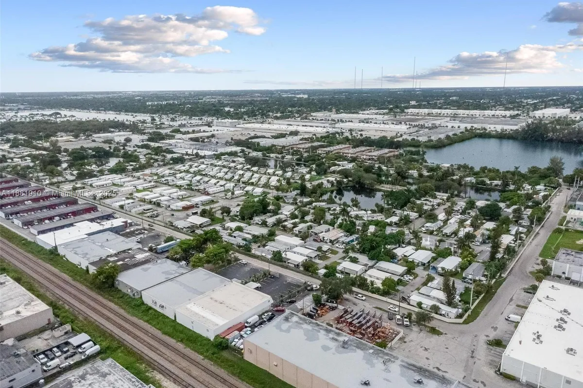 2111 John P Lyons Ln, Pembroke Park FL 33021