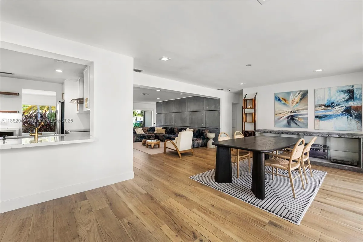 21000 NE 18th Ct, Miami FL 33179