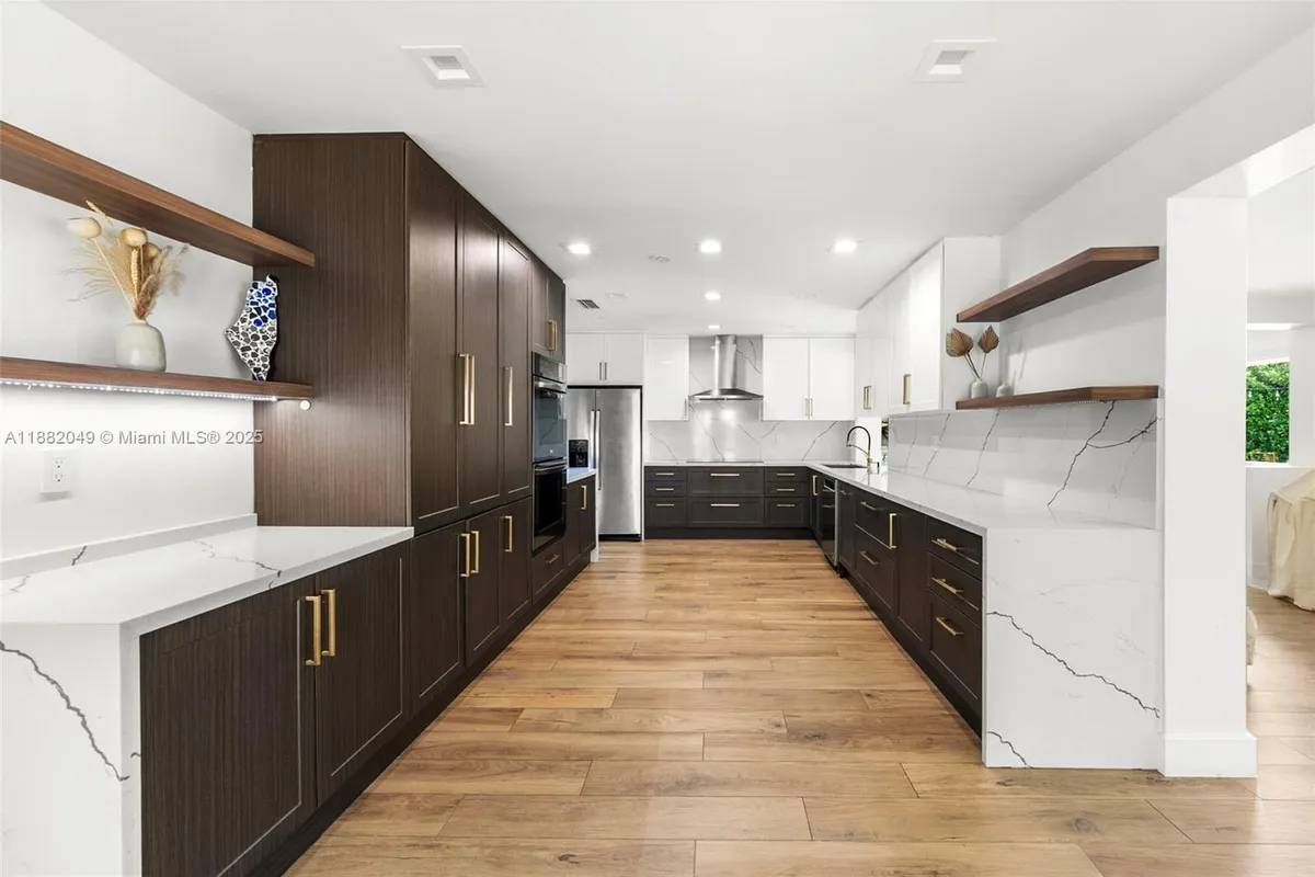 21000 NE 18th Ct, Miami FL 33179