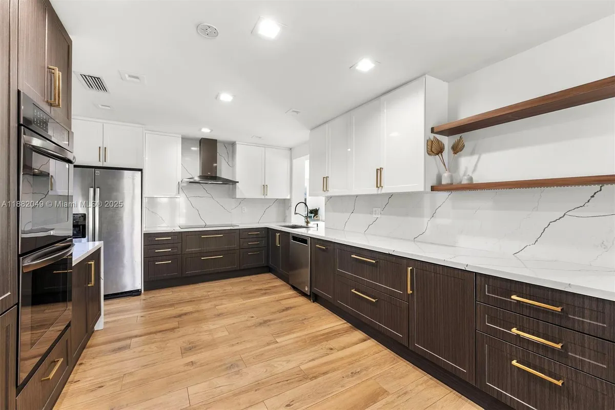 21000 NE 18th Ct, Miami FL 33179