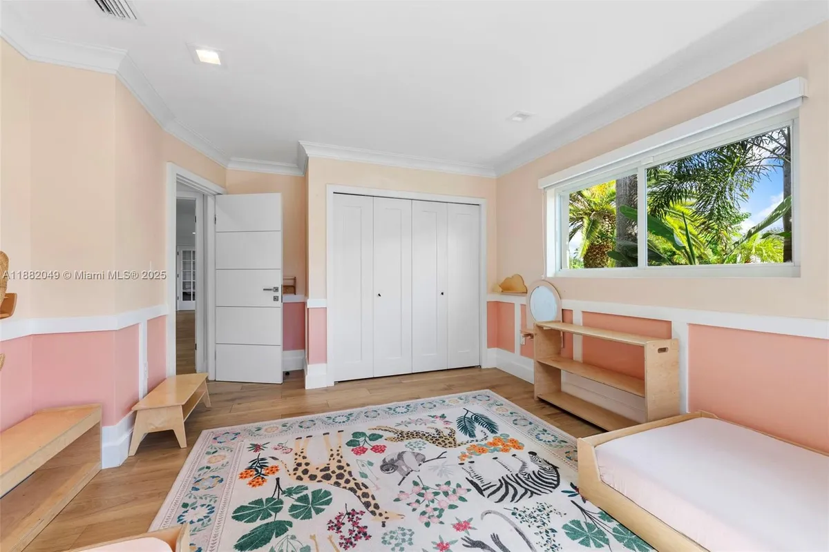 21000 NE 18th Ct, Miami FL 33179