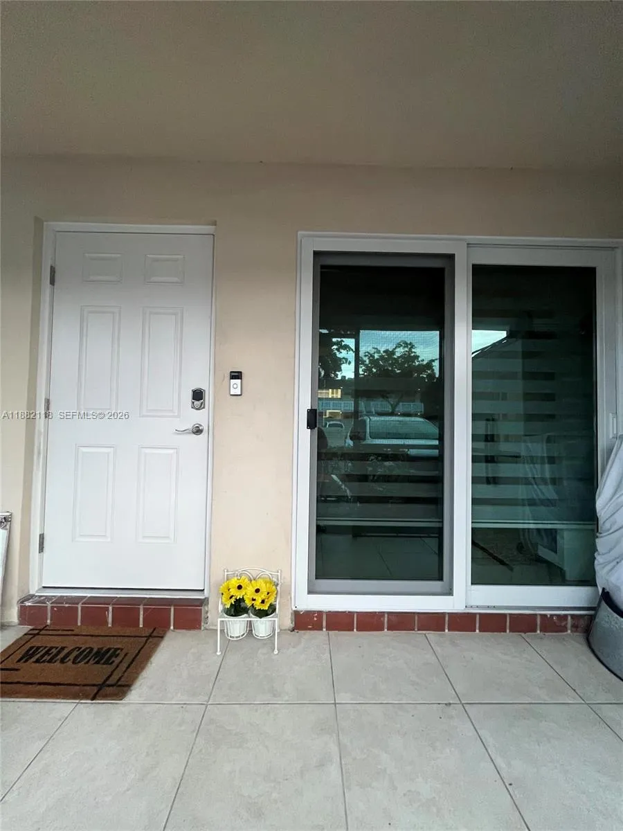 5387 SW 40th Ave # 103, Dania Beach FL 33314