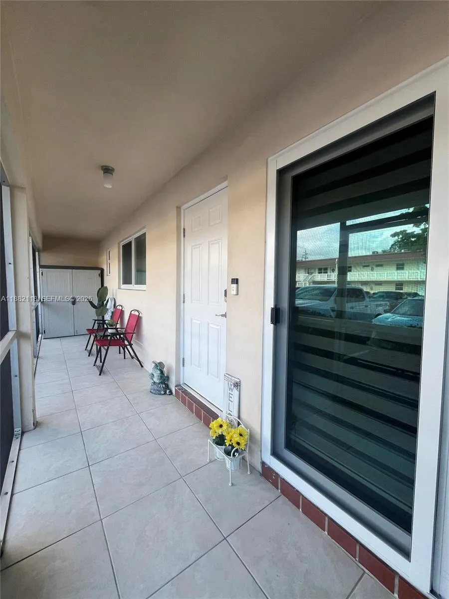 5387 SW 40th Ave # 103, Dania Beach FL 33314