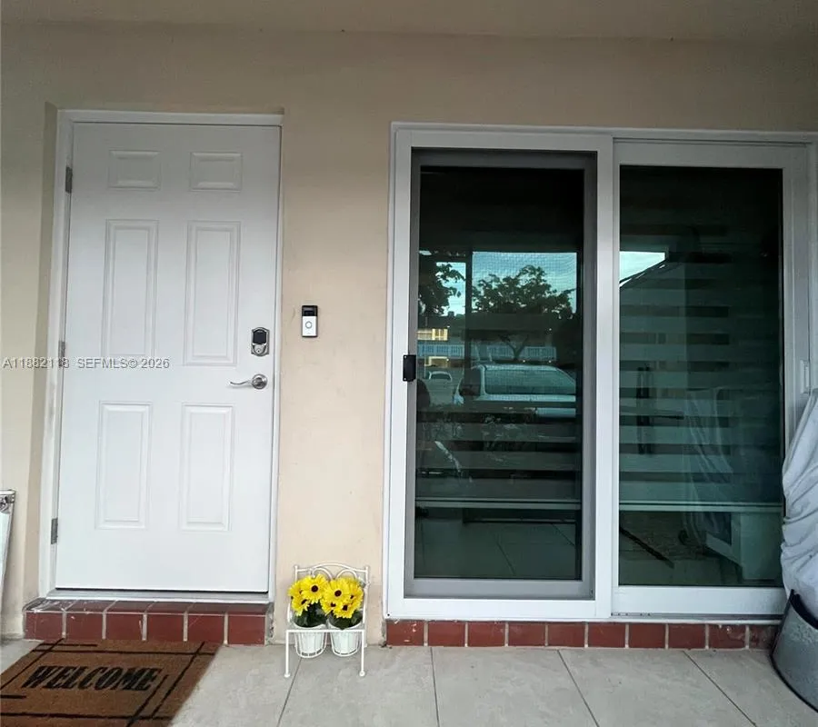 5387 SW 40th Ave # 103, Dania Beach FL 33314