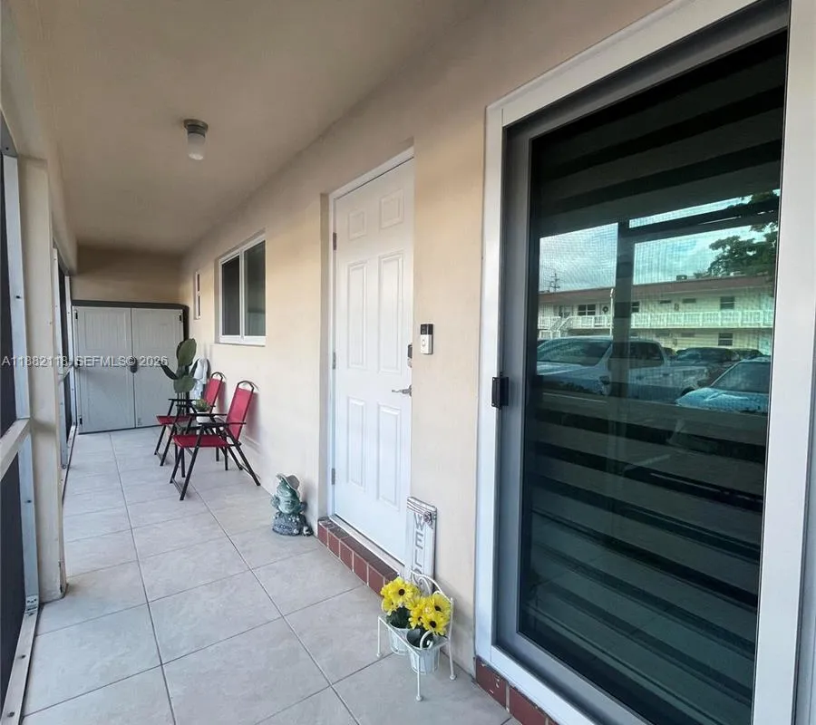 5387 SW 40th Ave # 103, Dania Beach FL 33314