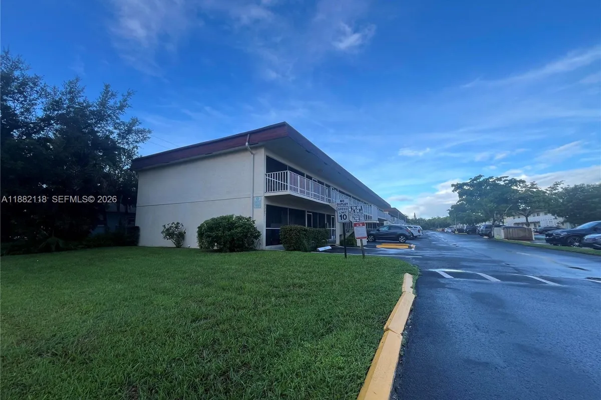 5387 SW 40th Ave # 103, Dania Beach FL 33314