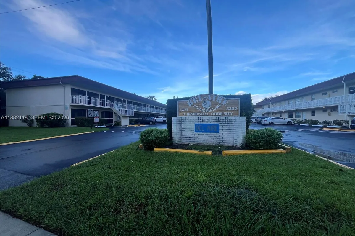 5387 SW 40th Ave # 103, Dania Beach FL 33314