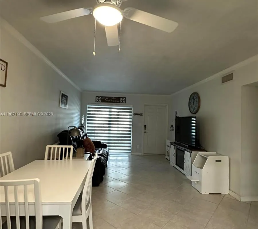 5387 SW 40th Ave # 103, Dania Beach FL 33314