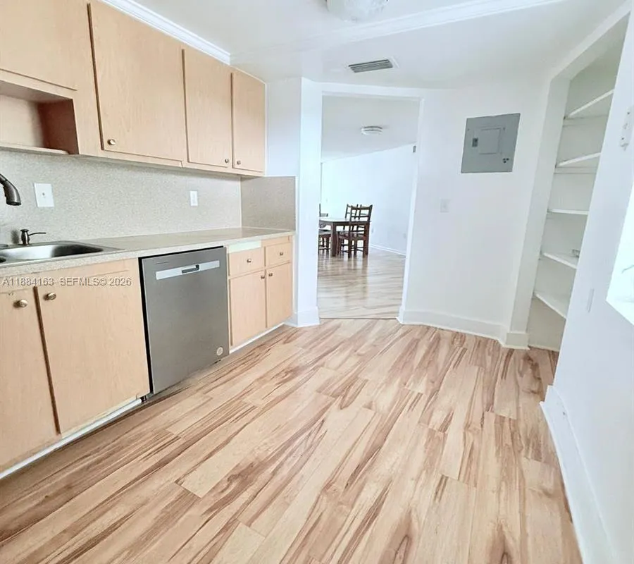 1201 NE 191st St # G304, Miami FL 33179