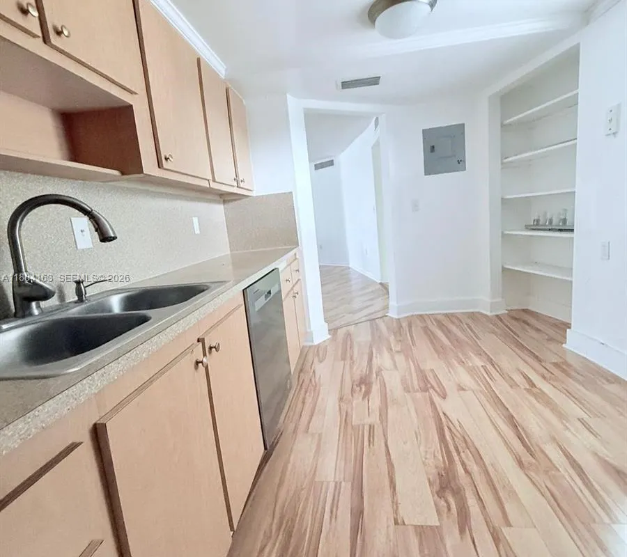 1201 NE 191st St # G304, Miami FL 33179