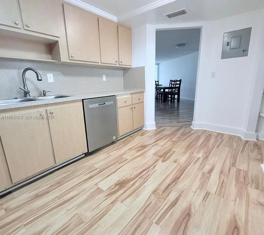 1201 NE 191st St # G304, Miami FL 33179