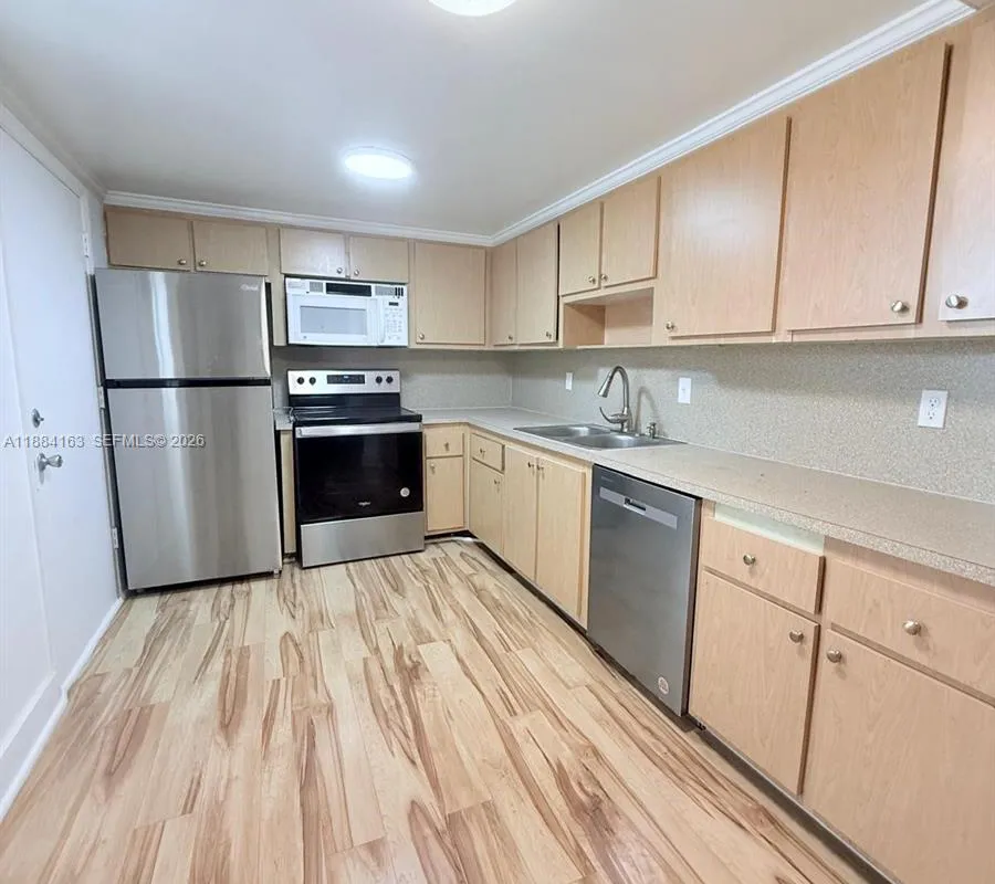 1201 NE 191st St # G304, Miami FL 33179