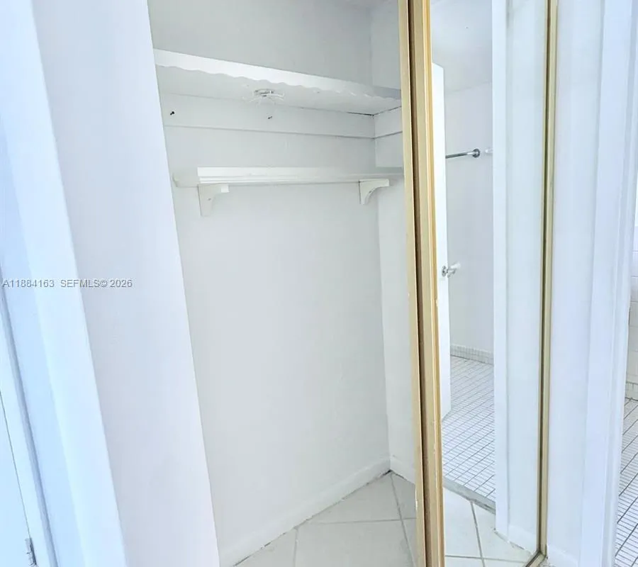 1201 NE 191st St # G304, Miami FL 33179