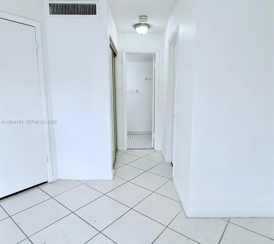 1201 NE 191st St # G304, Miami FL 33179