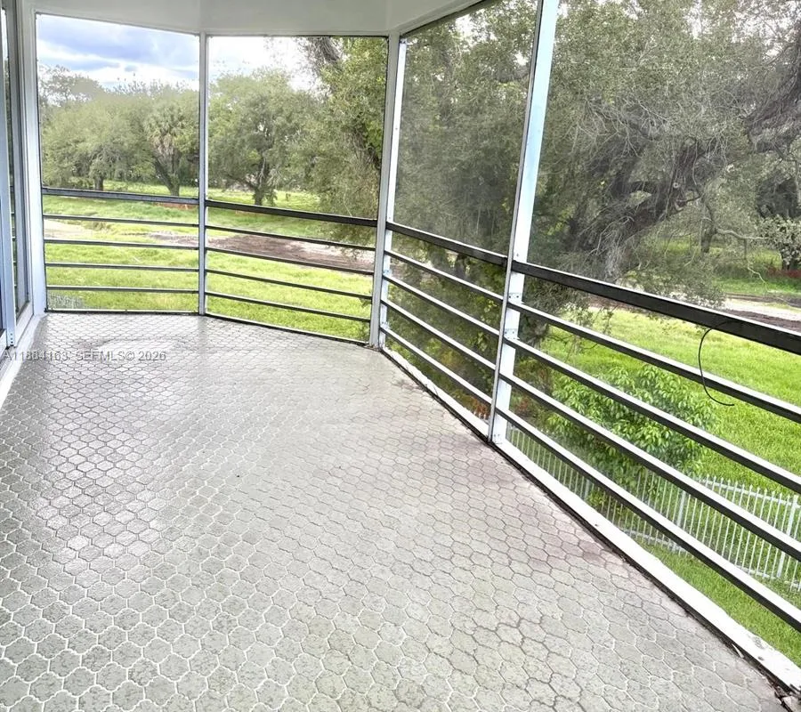 1201 NE 191st St # G304, Miami FL 33179