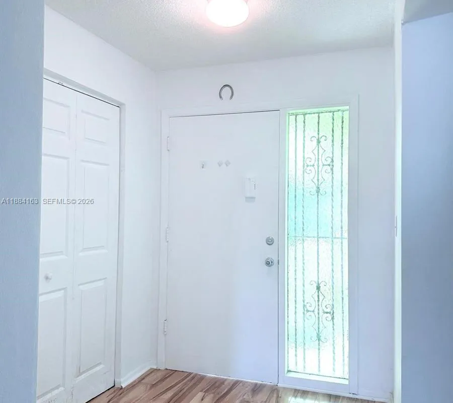 1201 NE 191st St # G304, Miami FL 33179