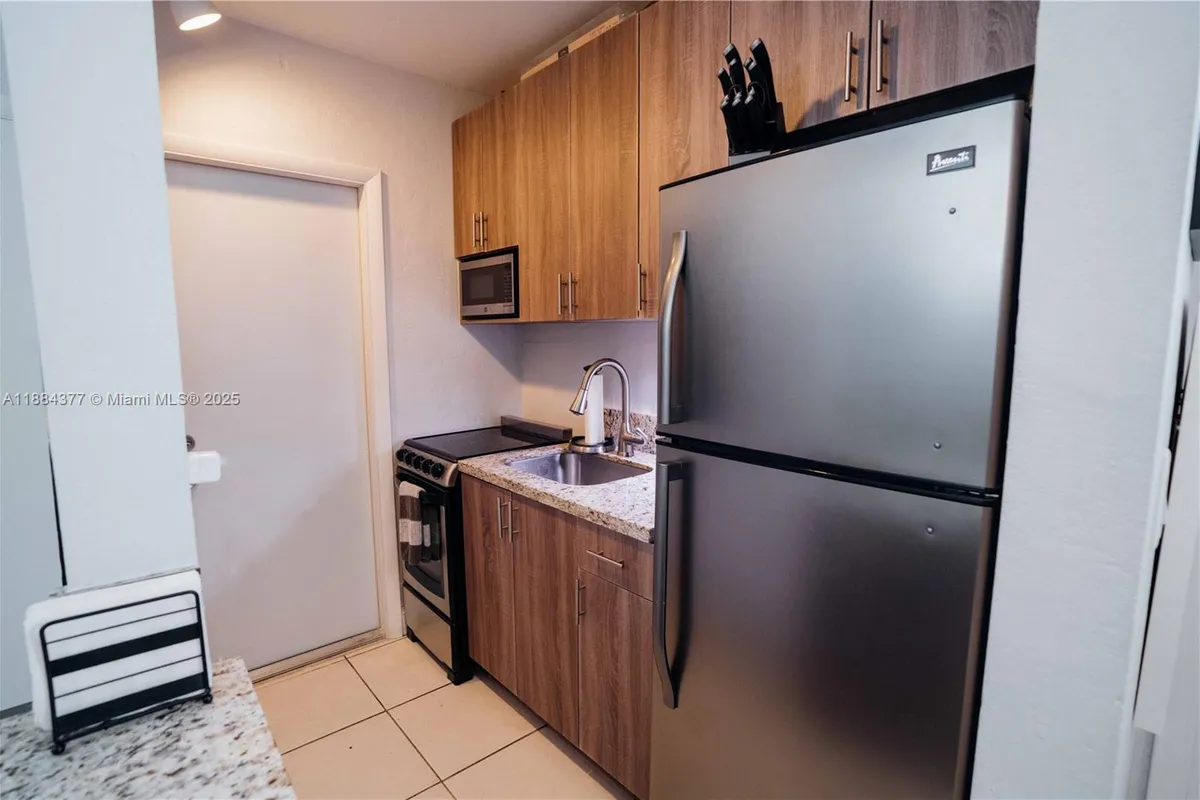 7901 SW 64th Ave # 6, South Miami FL 33143