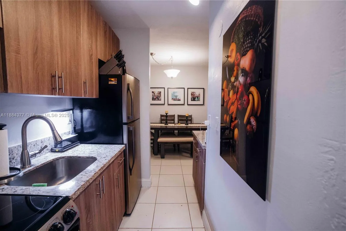 7901 SW 64th Ave # 6, South Miami FL 33143