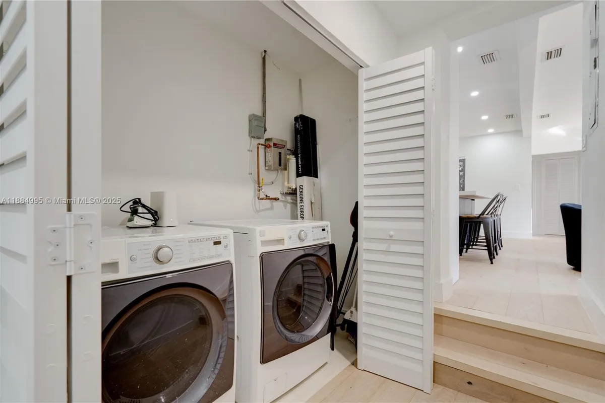 347 NE 110th St, Miami FL 33161