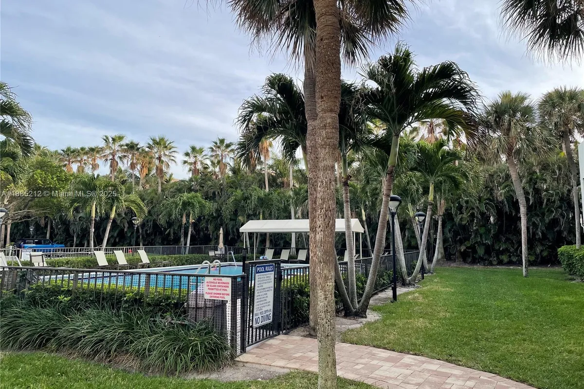 3912 S Ocean Blvd # 1001, Highland Beach FL 33487