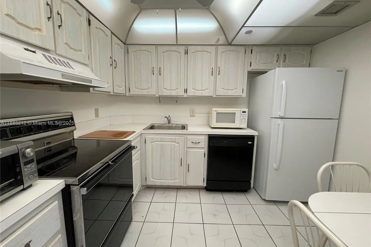 3912 S Ocean Blvd # 1001, Highland Beach FL 33487