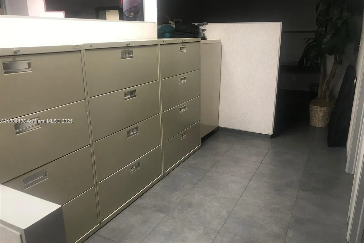 6701 Sunset Dr # 104, South Miami FL 33143