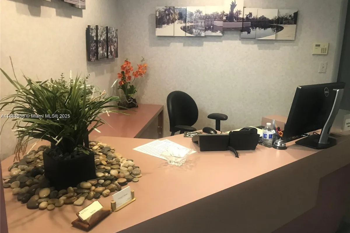 6701 Sunset Dr # 104, South Miami FL 33143