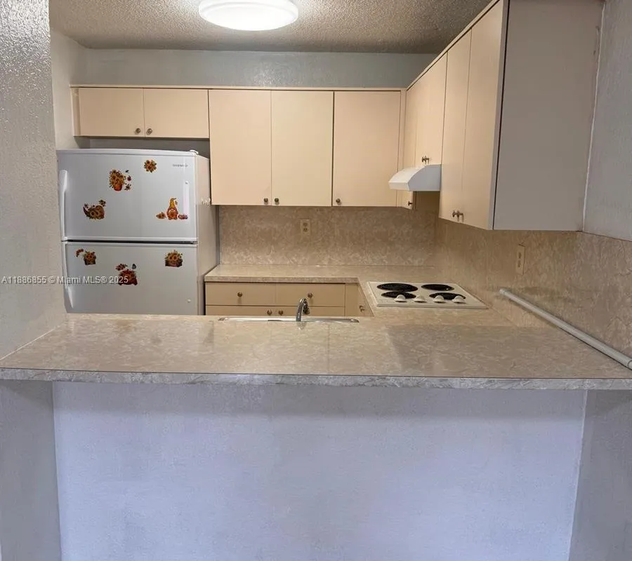 180 Royal Palm Rd # 216, Hialeah Gardens FL 33016