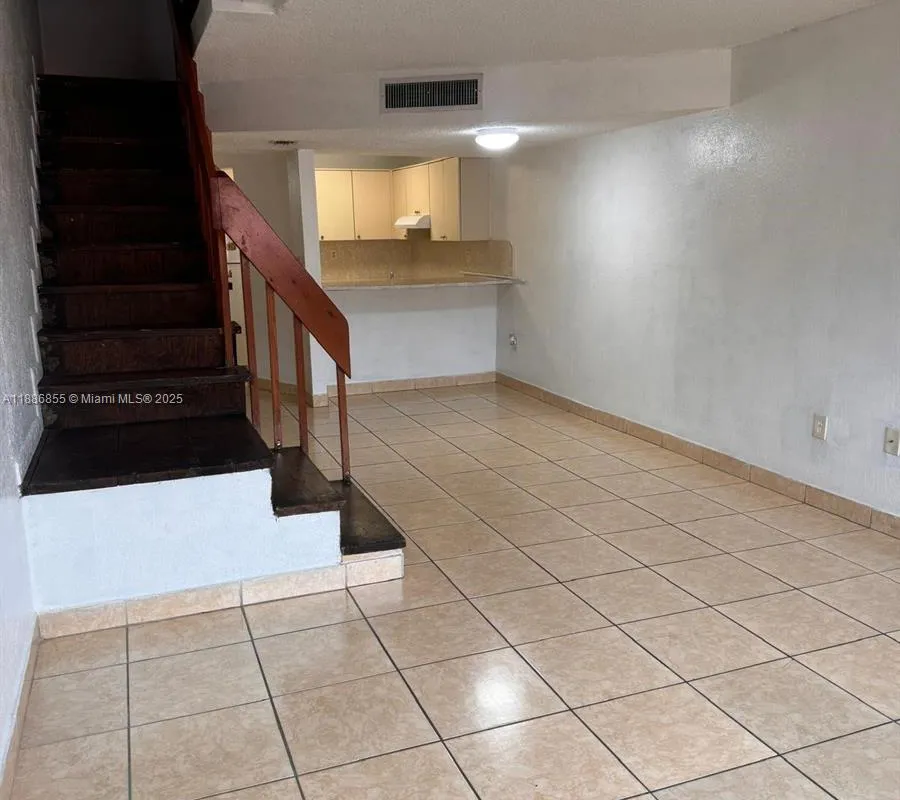 180 Royal Palm Rd # 216, Hialeah Gardens FL 33016