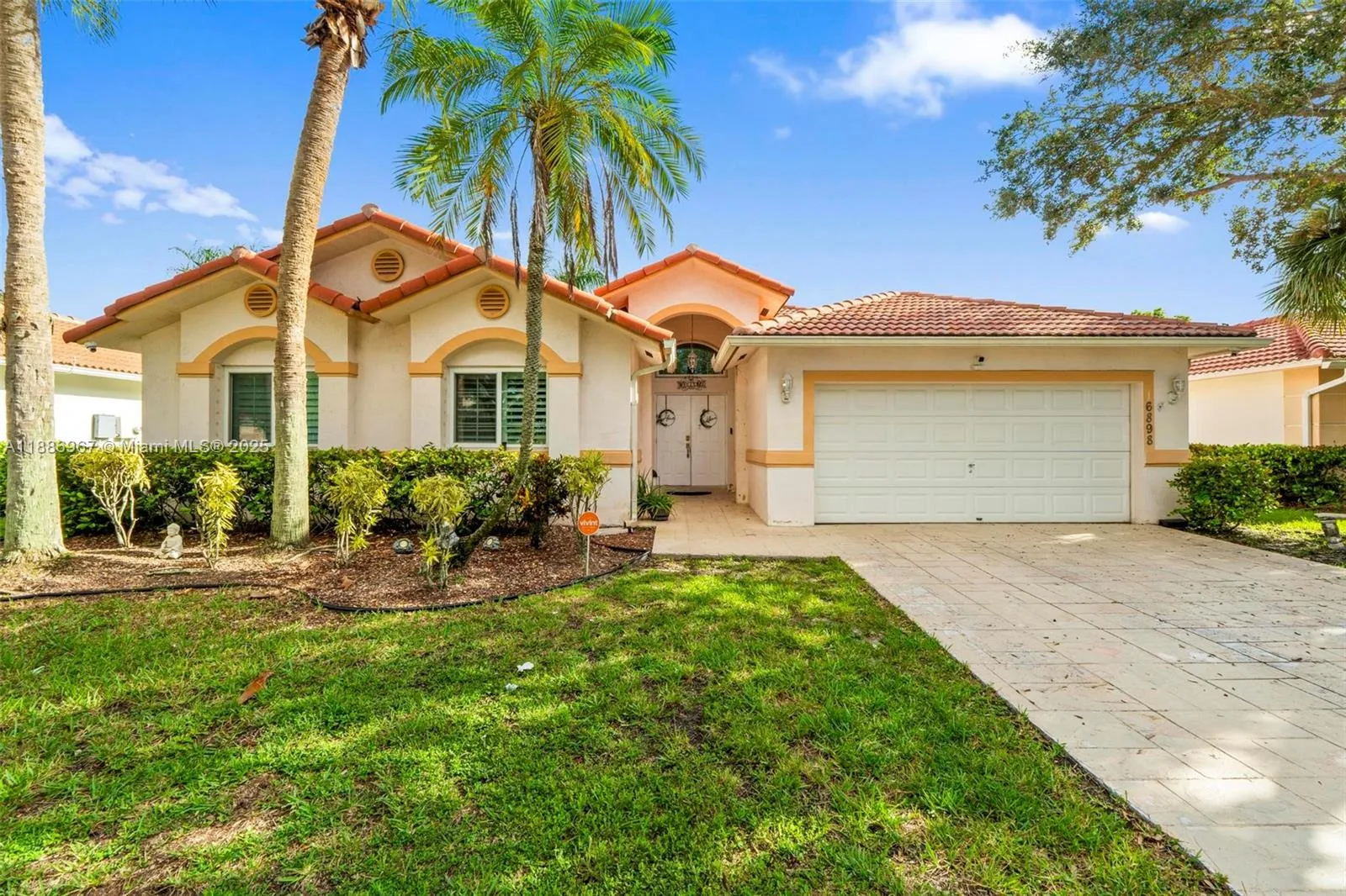 16898 Crestview Ln, Weston FL 33326