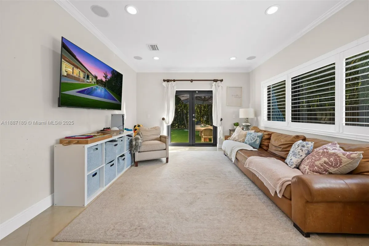 6420 SW 63rd Ter, South Miami FL 33143