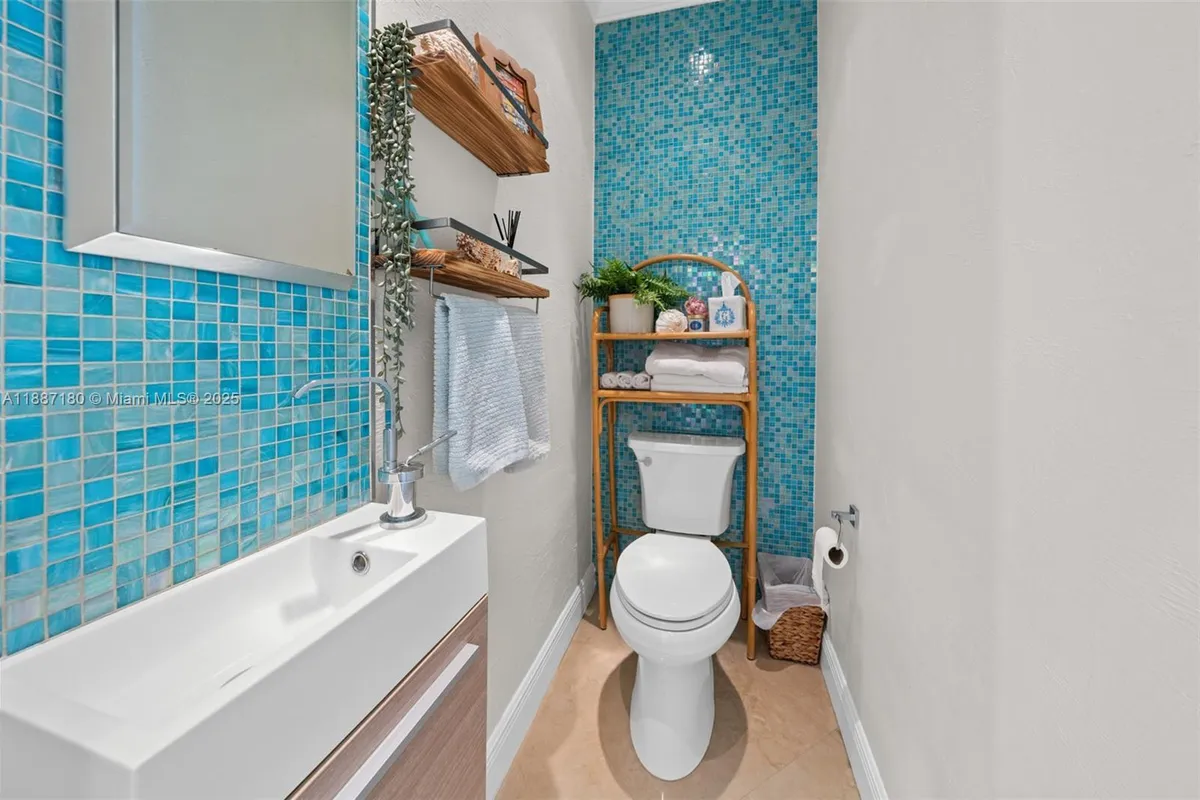 6420 SW 63rd Ter, South Miami FL 33143