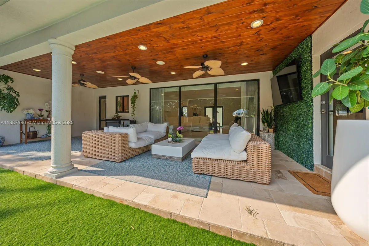 6420 SW 63rd Ter, South Miami FL 33143