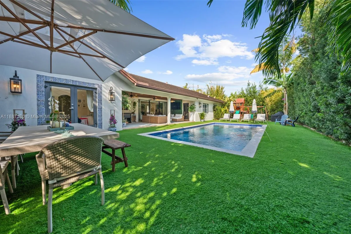 6420 SW 63rd Ter, South Miami FL 33143