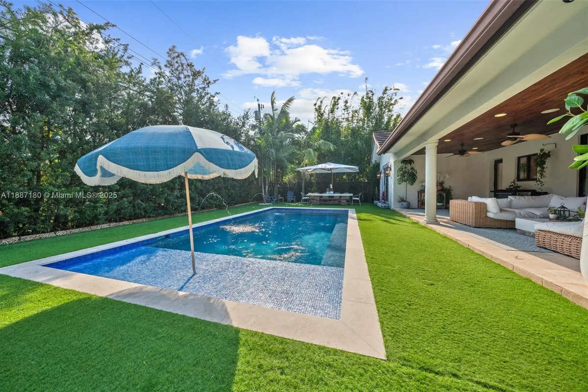 6420 SW 63rd Ter, South Miami FL 33143