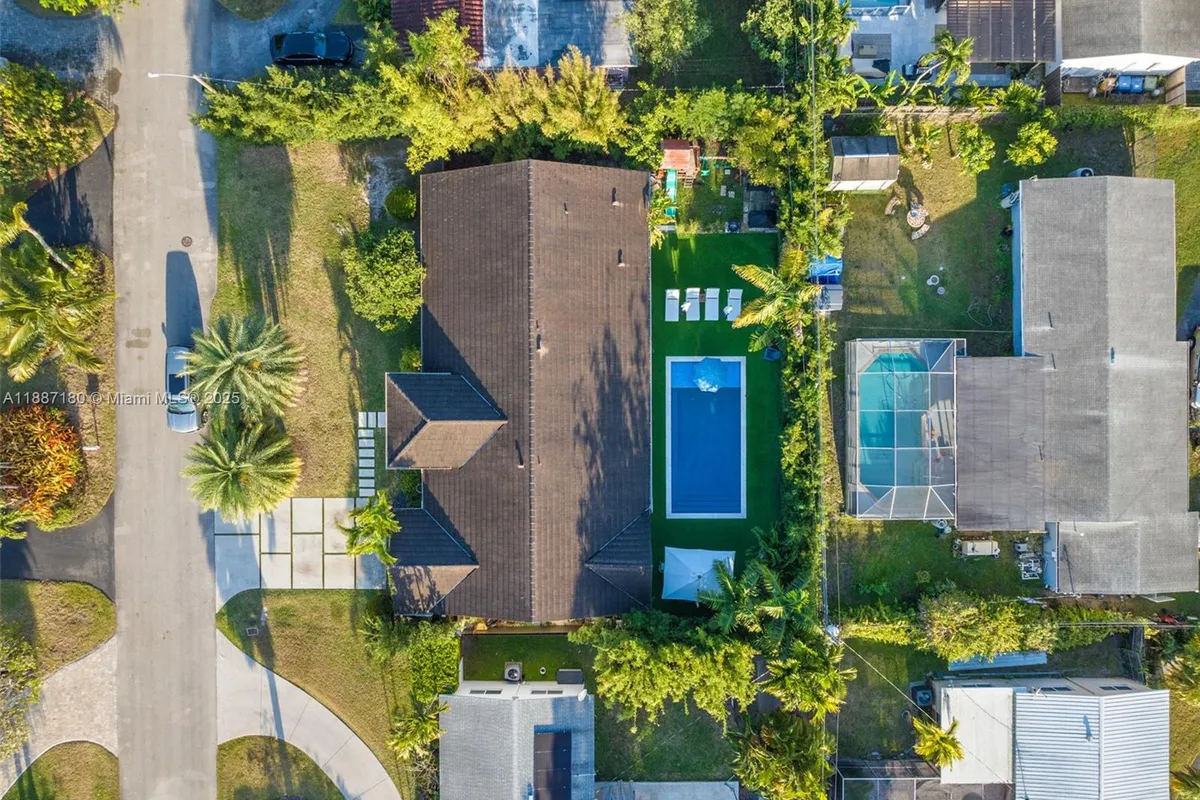 6420 SW 63rd Ter, South Miami FL 33143