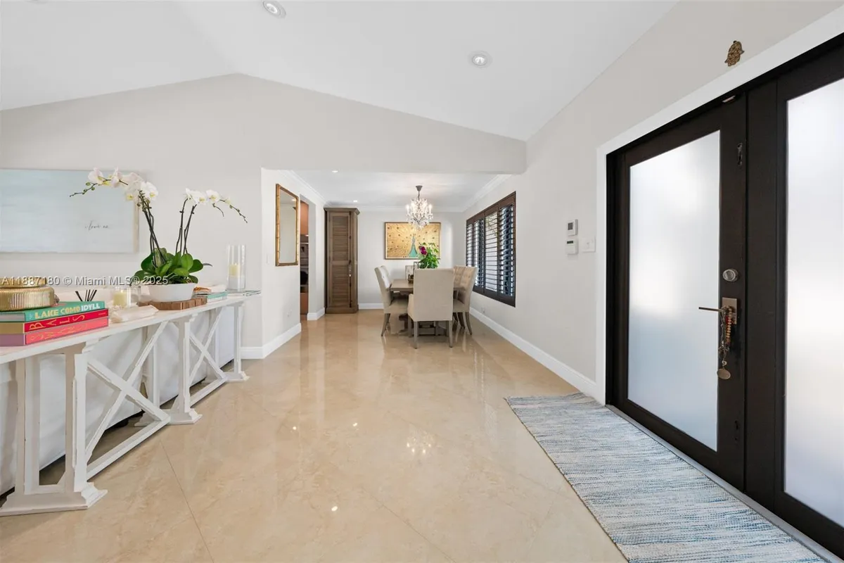 6420 SW 63rd Ter, South Miami FL 33143