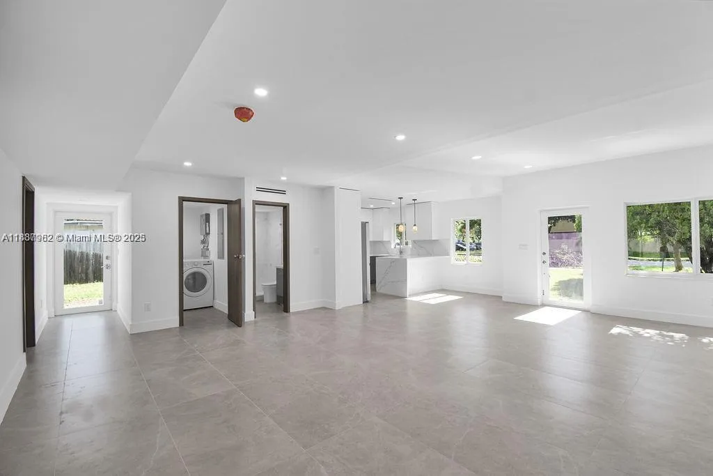 7902 SW 67th Ave, South Miami FL 33143