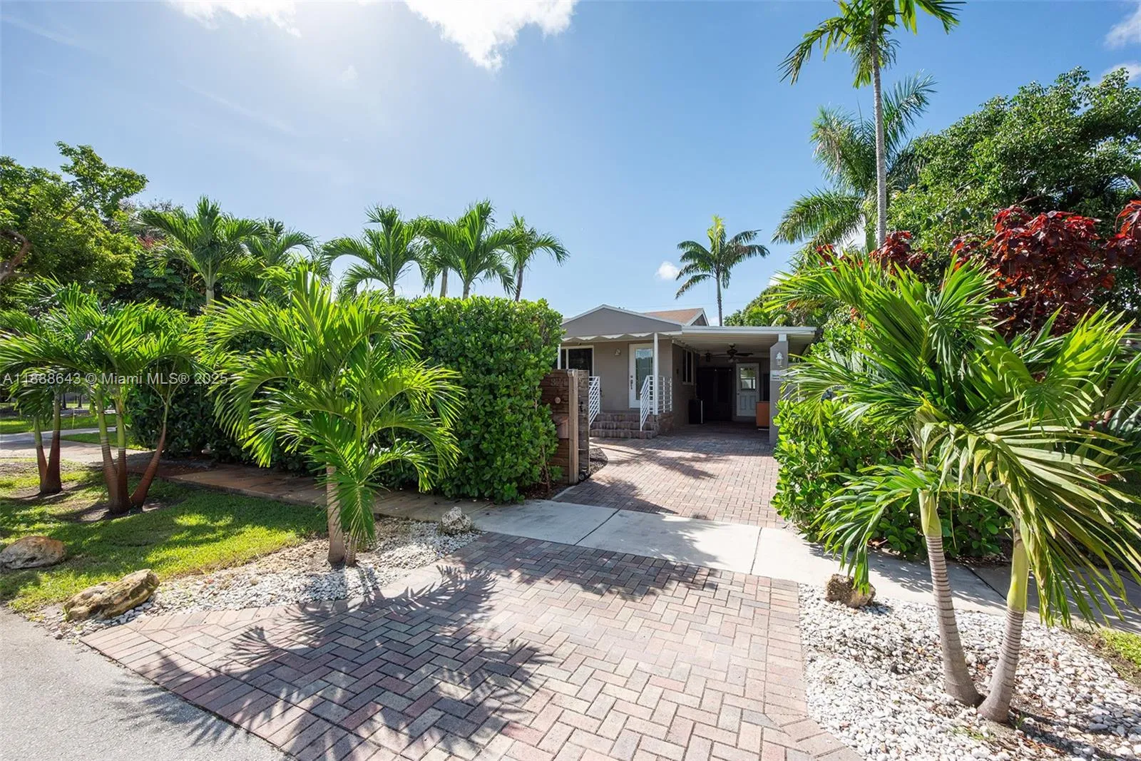 824 NE 17th Ct, Fort Lauderdale FL 33305