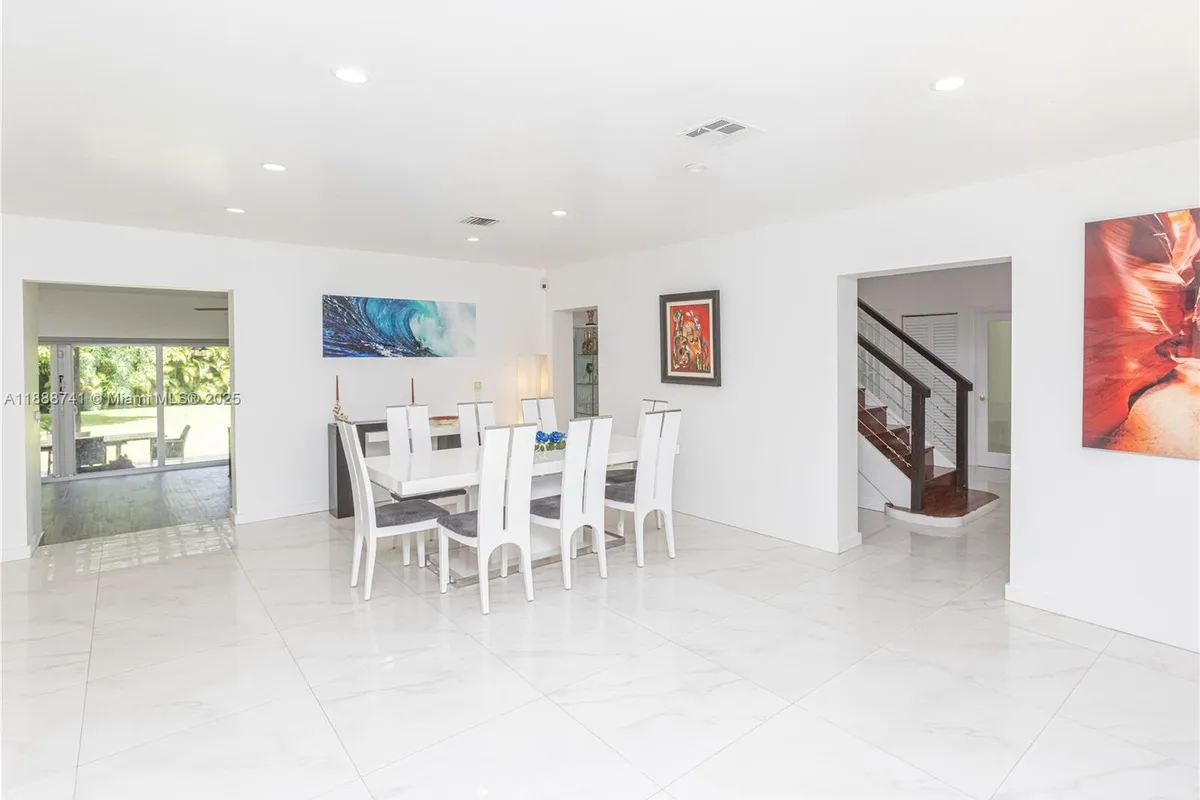 507 Hunting Lodge Dr, Miami Springs FL 33166