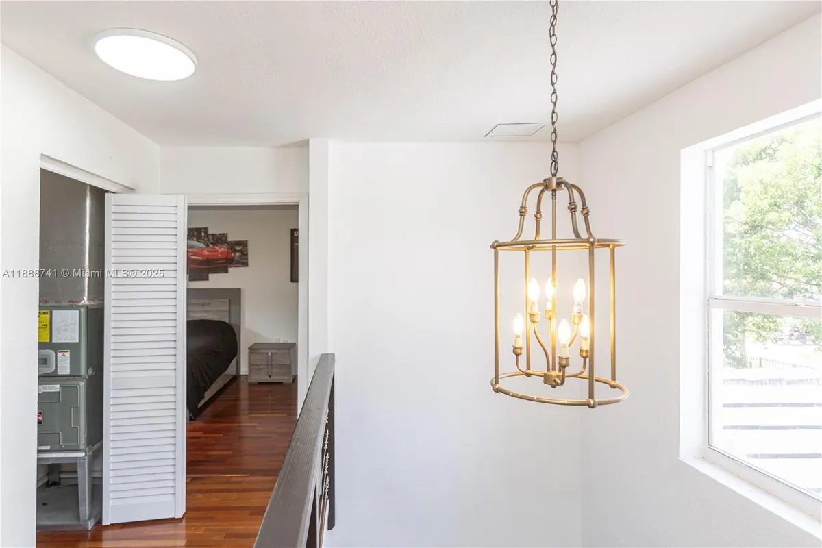 507 Hunting Lodge Dr, Miami Springs FL 33166