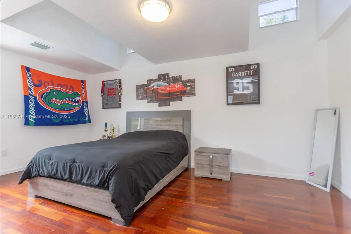 507 Hunting Lodge Dr, Miami Springs FL 33166