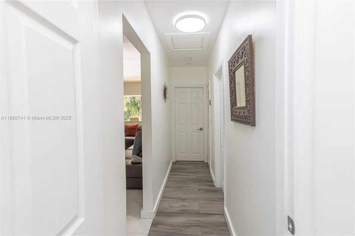 507 Hunting Lodge Dr, Miami Springs FL 33166