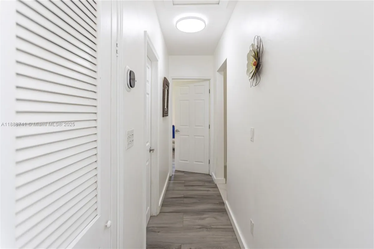 507 Hunting Lodge Dr, Miami Springs FL 33166