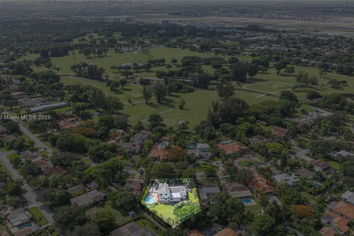 507 Hunting Lodge Dr, Miami Springs FL 33166