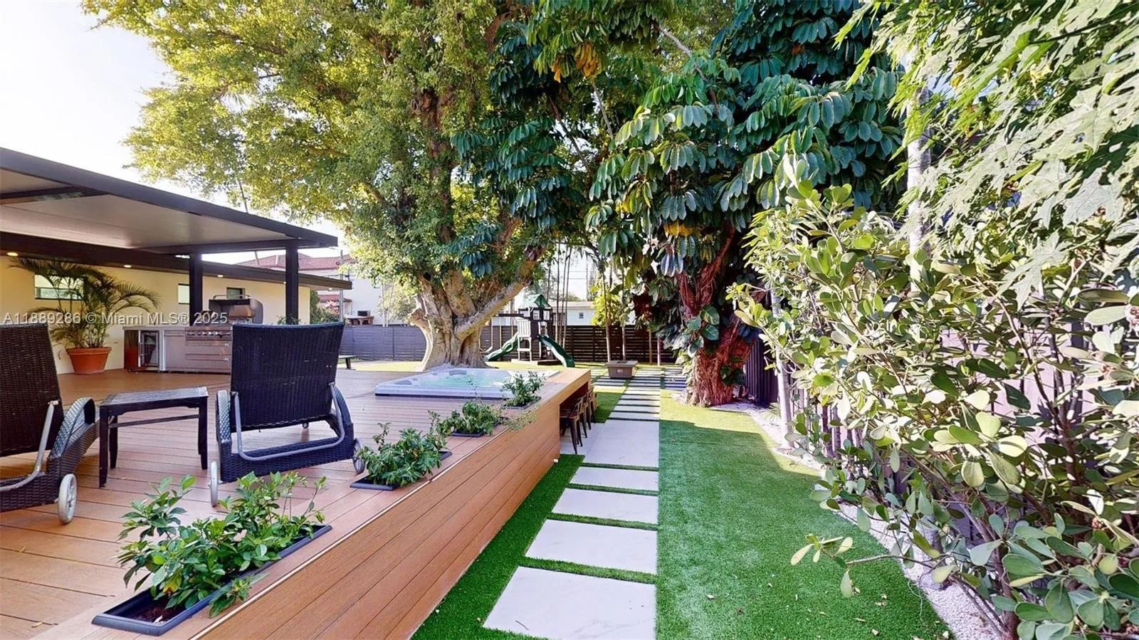 641 Nightingale Ave, Miami Springs FL 33166